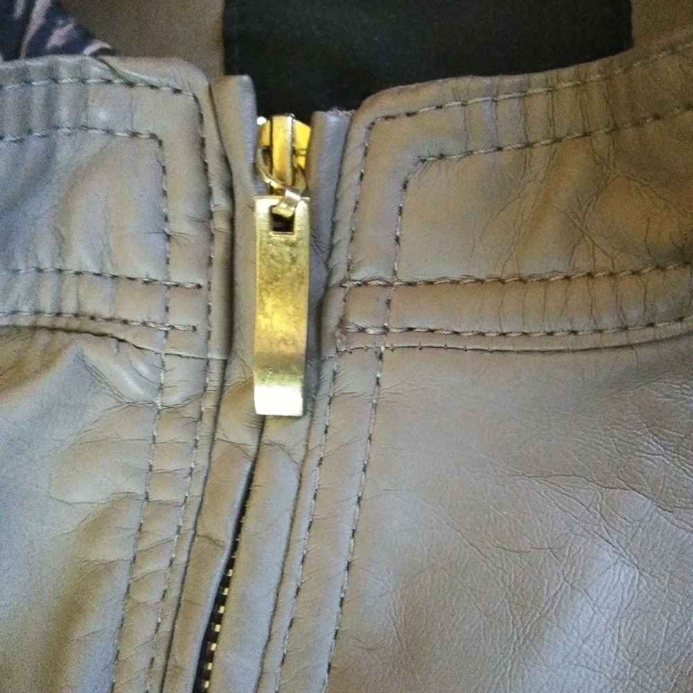 Ladies Coat - Picture 5 of 8